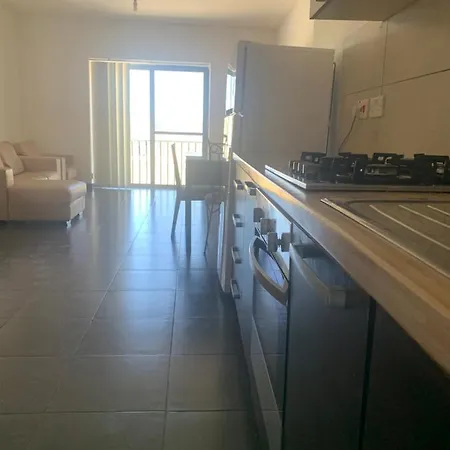 Sea View 29, App 4 *