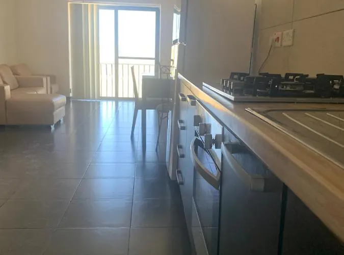 Sea View 29, App 4 *